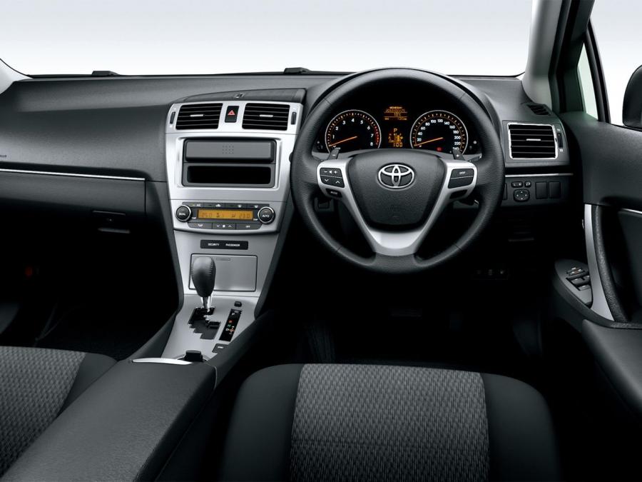  Toyota Avensis 2012 года  (JP) (фото 2 из 11)